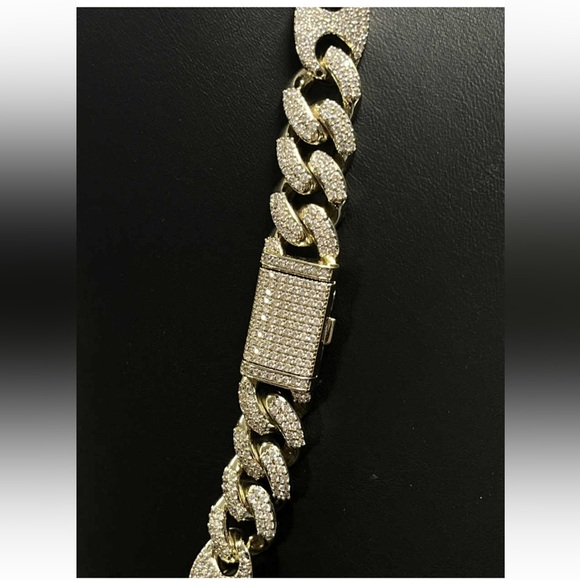 Iced Out Figarucci Link Choker - Picture 5 of 12